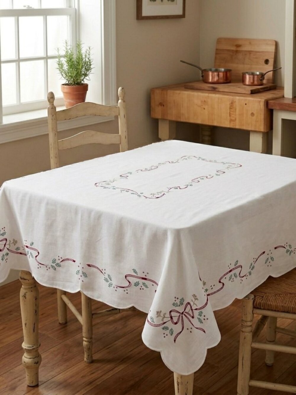 Vintage Christmas Tablecloth Embroidered Ribbon Holly Scalloped Edge 99x65 Retro